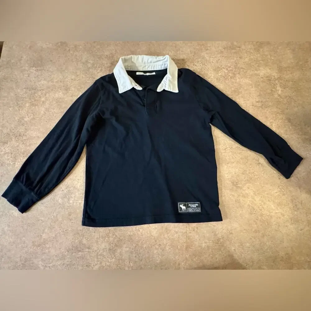 Abercrombie Kids Black Long Sleeve Cotton Tee with White Collar, Size 5/6 Preppy